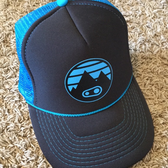 crank brothers hat